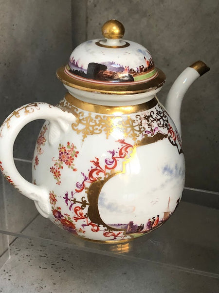 Meissen Porcelain Maskaron Teapot with Kauffahrtei Scenes 1730