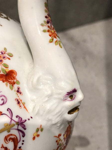 Meissen Porcelain Maskaron Teapot with Kauffahrtei Scenes 1730