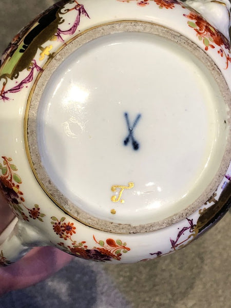 Meissen Porcelain Maskaron Teapot with Kauffahrtei Scenes 1730
