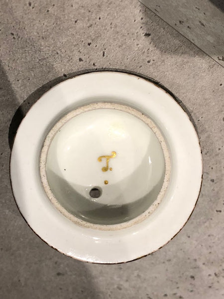 Meissen Porcelain Maskaron Teapot with Kauffahrtei Scenes 1730