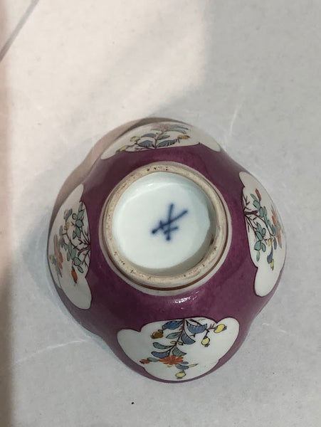 Meissen Porcelain Quatrefoil Kakiemon Tea Bowl & Saucer 1730's