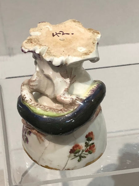 Viennese Porcelain Cups with Du Paquier Salamanders, 1744