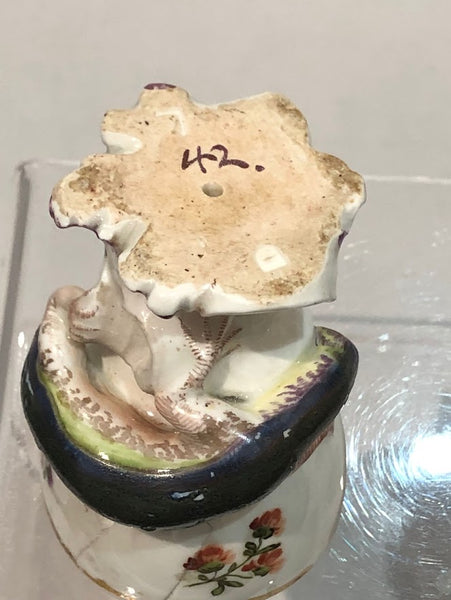 Viennese Porcelain Cups with Du Paquier Salamanders, 1744