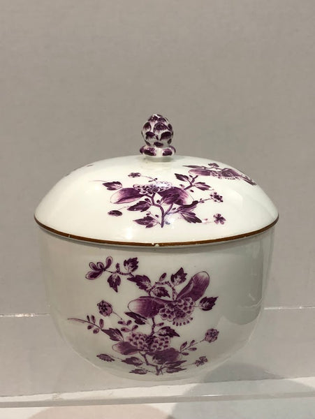 Meissen Porcelain Large Kakiemon Floral Sugar Pot circa 1740