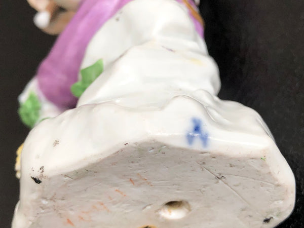 Meissen Porcelain Harlequin Piper, circa 1745.