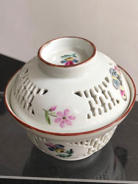London-decorated Porcelain Double-Walled Bowl with Cover and Stand, Mid 18th C