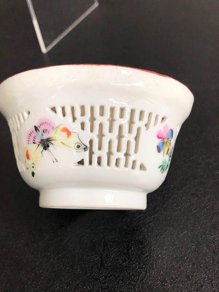 London-decorated Porcelain Double-Walled Bowl with Cover and Stand, Mid 18th C