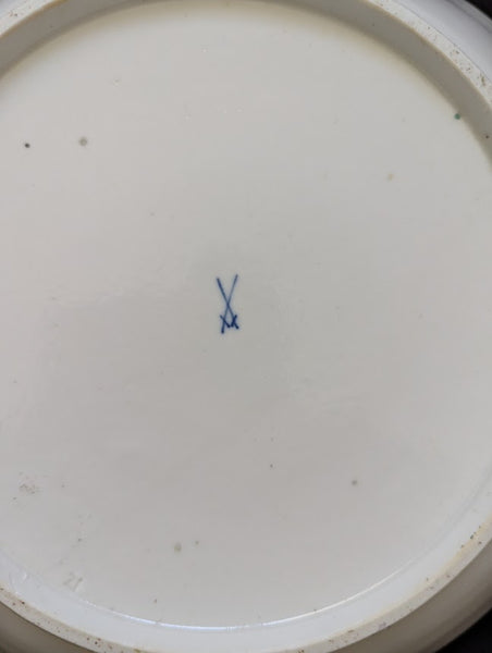 Meissen Porcelain Large Bienenmuster Bowl c1740