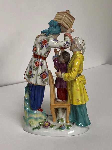 MEISSEN PORCELAIN CHINOISERIE FAMILY GROUP
