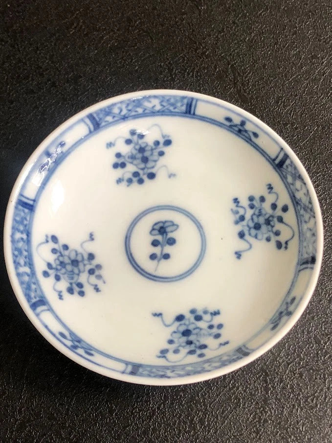 Meissen Porcelain Cafe au Lait Strawflower Saucer, 18th C