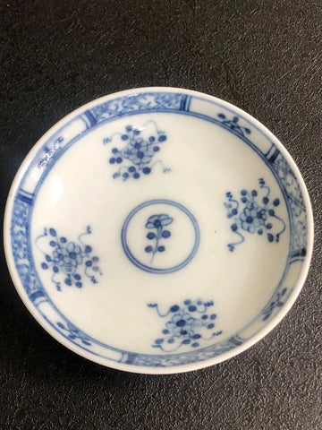 Meissen Porcelain Cafe au Lait Strawflower Saucer, 18th C