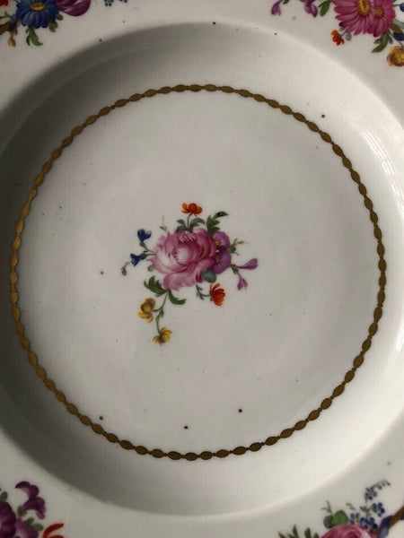 Assiette creuse florale en porcelaine de Niderviller (2) 18ème siècle
