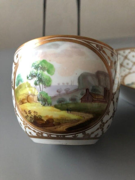 Minton (erste Periode) Szenische Teetasse und Untertasse aus Porzellan, 1800-1815 