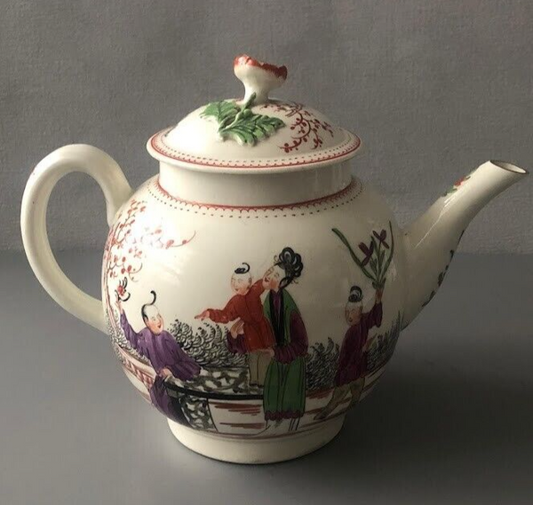 Worcester Porcelain Teapot with Manadarin Family Scene 1765