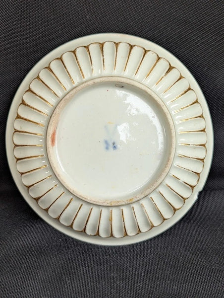 Meissen Porcelain Hausmaler Tea Bowl & Saucer circa 1725, matching Drehers Marks