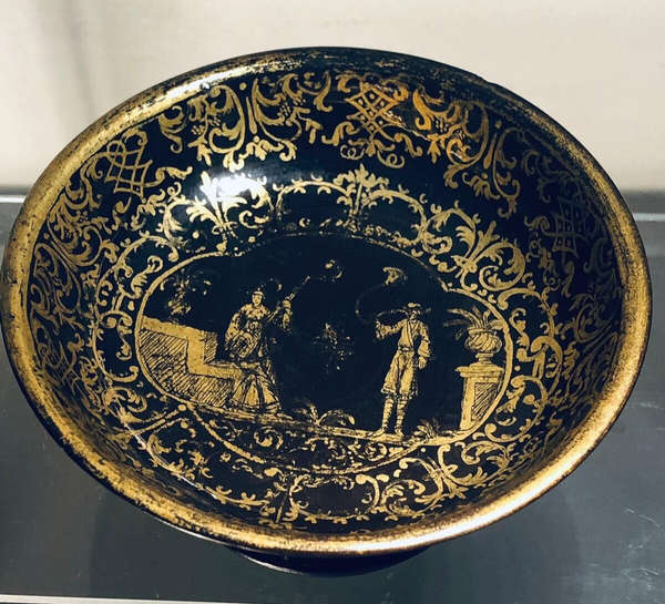 Bayreuth Glazed Chinoiserie Gilded Footed Bowl, 1716-20
