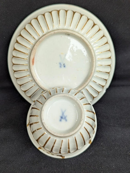 Meissen Porcelain Hausmaler Tea Bowl & Saucer circa 1725, matching Drehers Marks