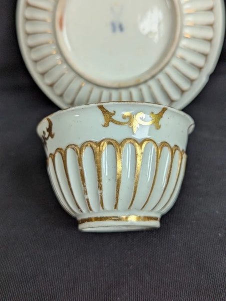 Meissen Porcelain Hausmaler Tea Bowl & Saucer circa 1725, matching Drehers Marks