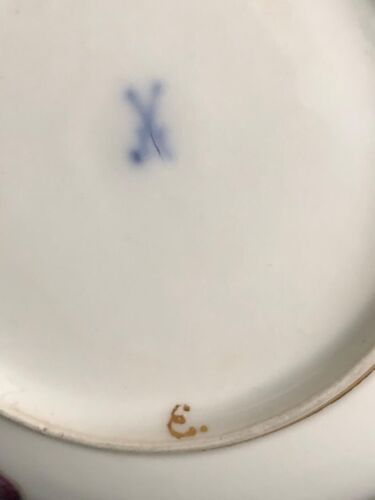 Meissen Porcelain Saucer with Watteau Scene, Klinger Bugs & Flowers, 1740-1745