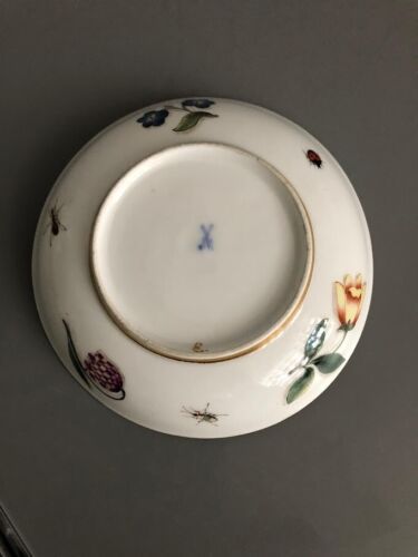 Meissen Porcelain Saucer with Watteau Scene, Klinger Bugs & Flowers, 1740-1745