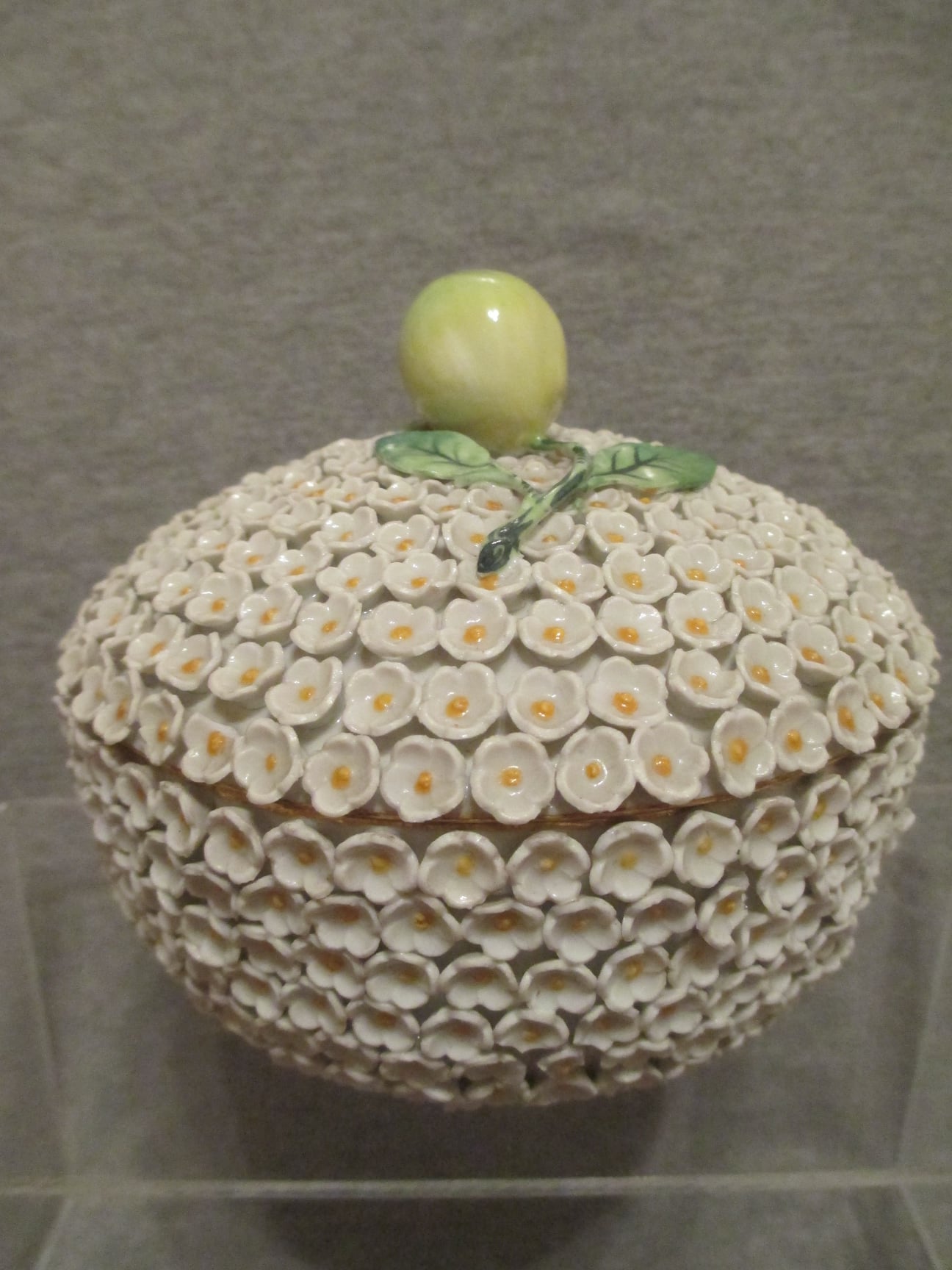 Meissen Schneeballen Lidded Pot with Lemon Finial 1880-1900