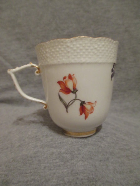 Tasse Moulé Meissen Ozier