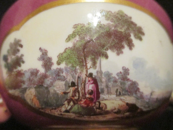 Puce En Porcelaine De Meissen Ground Scenic Ecuelle 1740