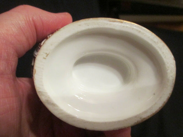 Bouteilles de parfum en porcelaine Minton avec ensemble putti dans les bois 19e siècle