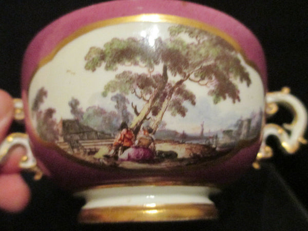 Puce En Porcelaine De Meissen Ground Scenic Ecuelle 1740