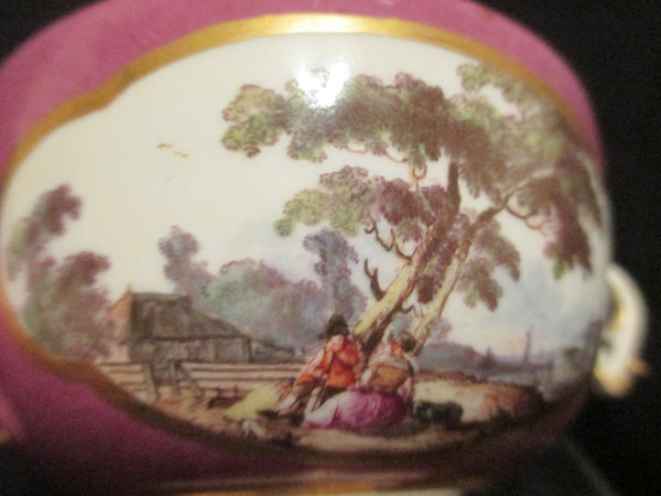 Puce En Porcelaine De Meissen Ground Scenic Ecuelle 1740