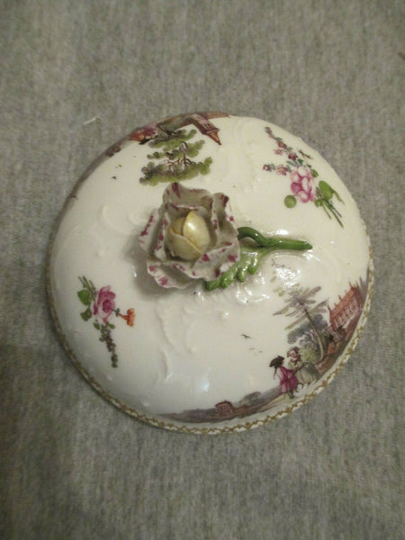 Scénique En Porcelaine De Meissen Moulé Ecuelle 1740. 