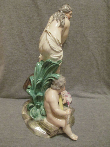 Grande figurine de groupe d'Aphrodite de Frankenthal, 1779.