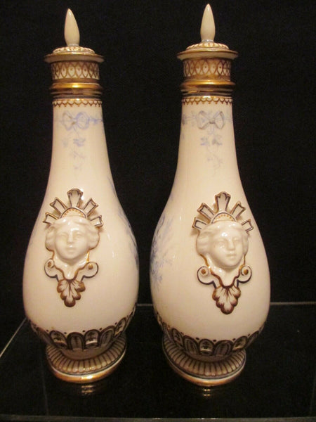 Duftflaschen aus Minton-Porzellan mit Putti-Set im Waldland, 19. Jh