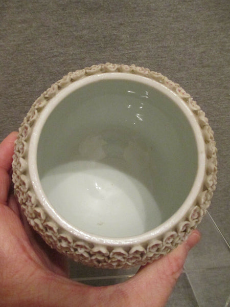 Pot à couvercle Schneeballen en porcelaine de Meissen (1 sur 2) 