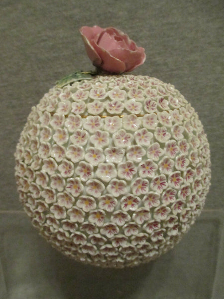 Meissen Porcelain Schneeballen Lidded Pot  (2 of 2)