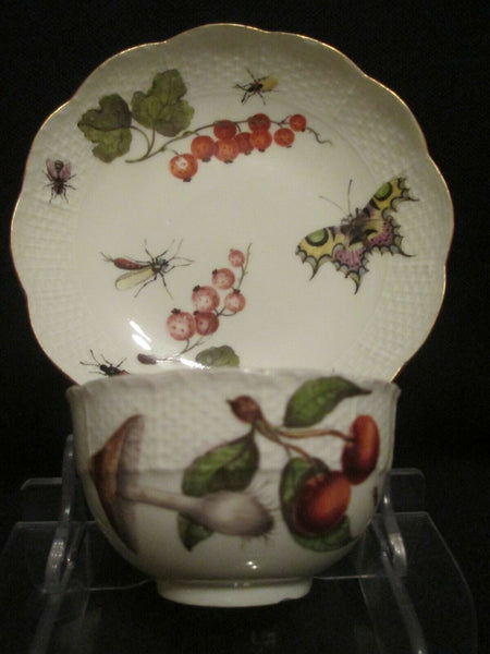 Bol à thé et soucoupe Fruits &amp; Bugs en porcelaine de Meissen 1740