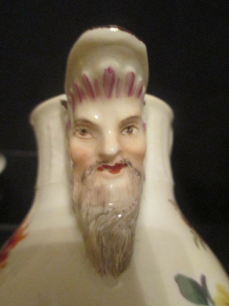 Pot à Chocolat Maskaron En Porcelaine De Meissen 1740