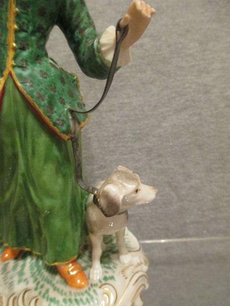 Chasseresse en porcelaine de Nymphenburg avec chien.. vers 1930... Figure rare ! 