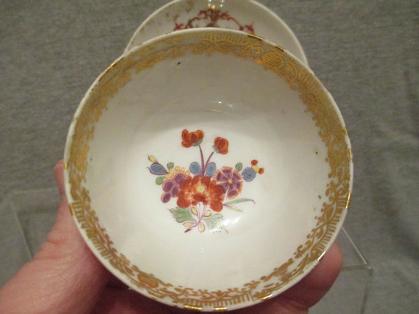 Bol à thé et soucoupe Kauffahrtei et Kakiemon en porcelaine de Meissen 1735