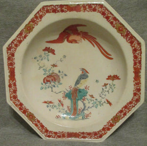 Assiette creuse octogonale en porcelaine de Chelsea, Ancre rouge 1752 très rare 