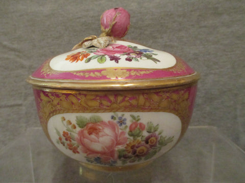 Porcelaine Meissen Marcolini, Pot à couvercle Puce (1)