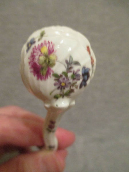 Cuillère Soucoupe Florale En Porcelaine De Meissen 18ème Siècle.