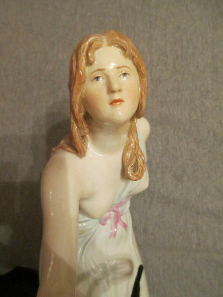 Porcelaine de Meissen de "Walter Schott" Titré "La joueuse de balle" 1898