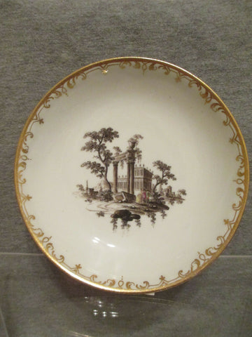 Soucoupe panoramique en porcelaine de Vienne des années 1700