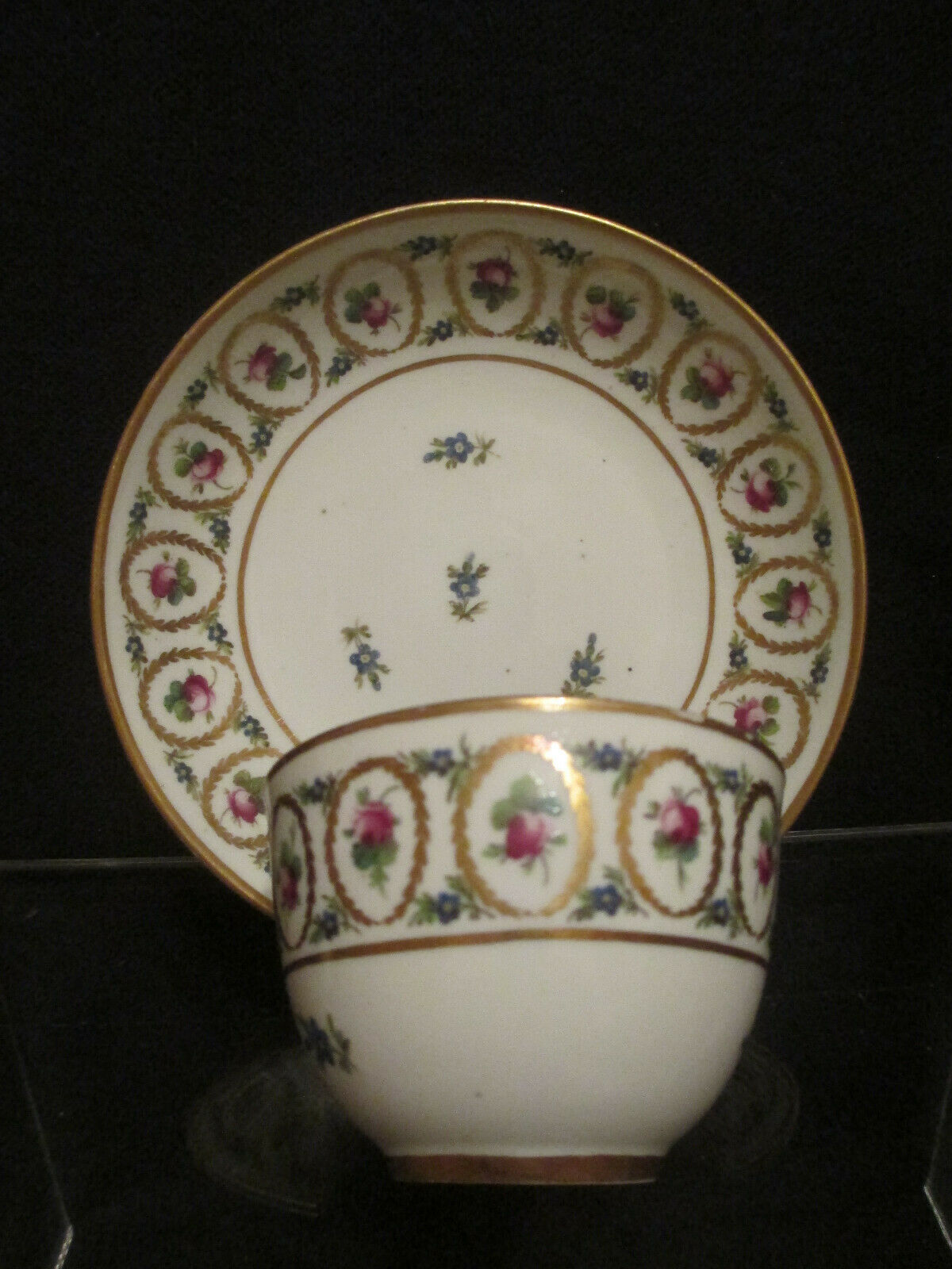 Loodsrecht Florale Teeschale und Untertasse 1771-84