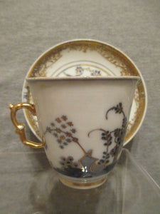 Meissener Porzellan-Felsenvogel-Becher und Untertasse, 1740 Ferner 