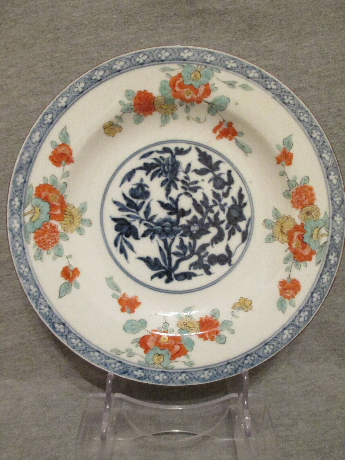 Assiette Kakiemon en porcelaine de Meissen. 1730 Très Rare