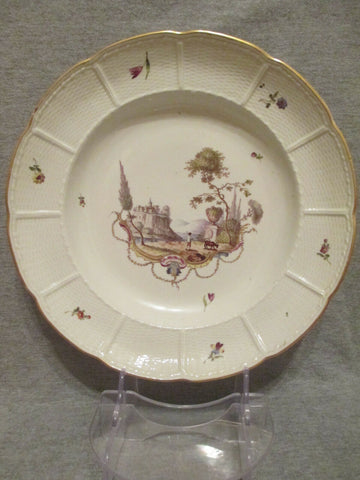 Assiette creuse en porcelaine Scenice de Ludwigsburg des années 1700 (2)