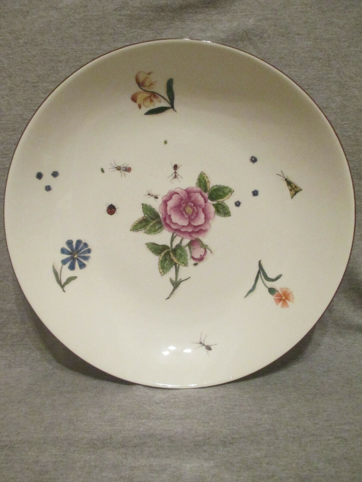 Meissener Porzellanteller mit Königskäfern und Blumen, 1740 (2)