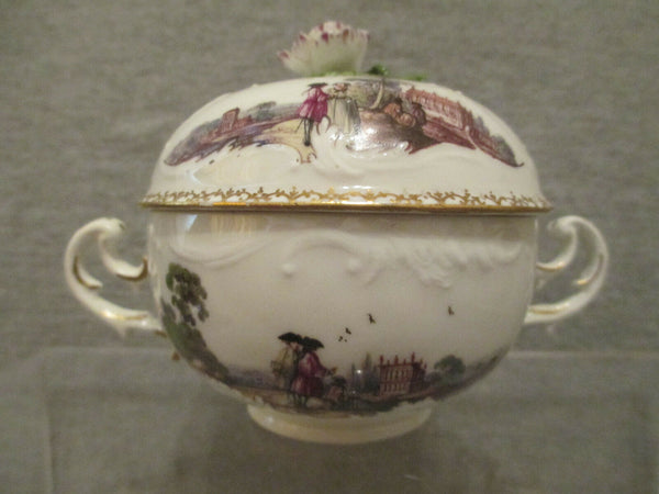 Scénique En Porcelaine De Meissen Moulé Ecuelle 1740. 